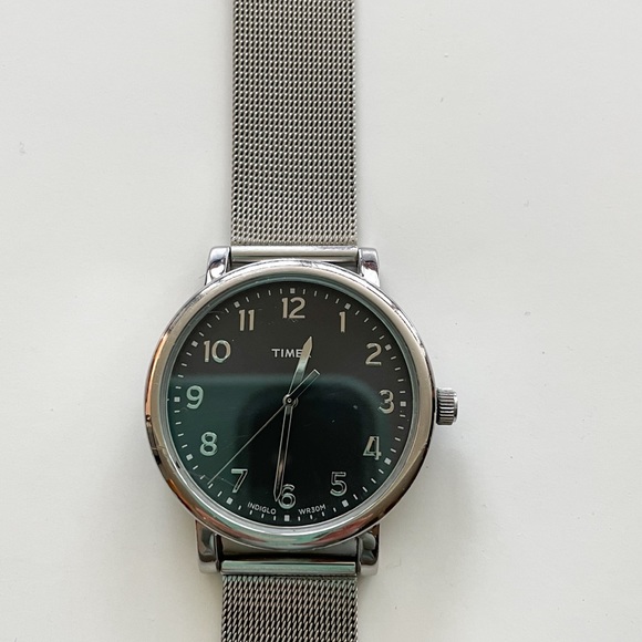 Timex Sliver with Metal Wristband. Indiglo Face - Picture 4 of 6